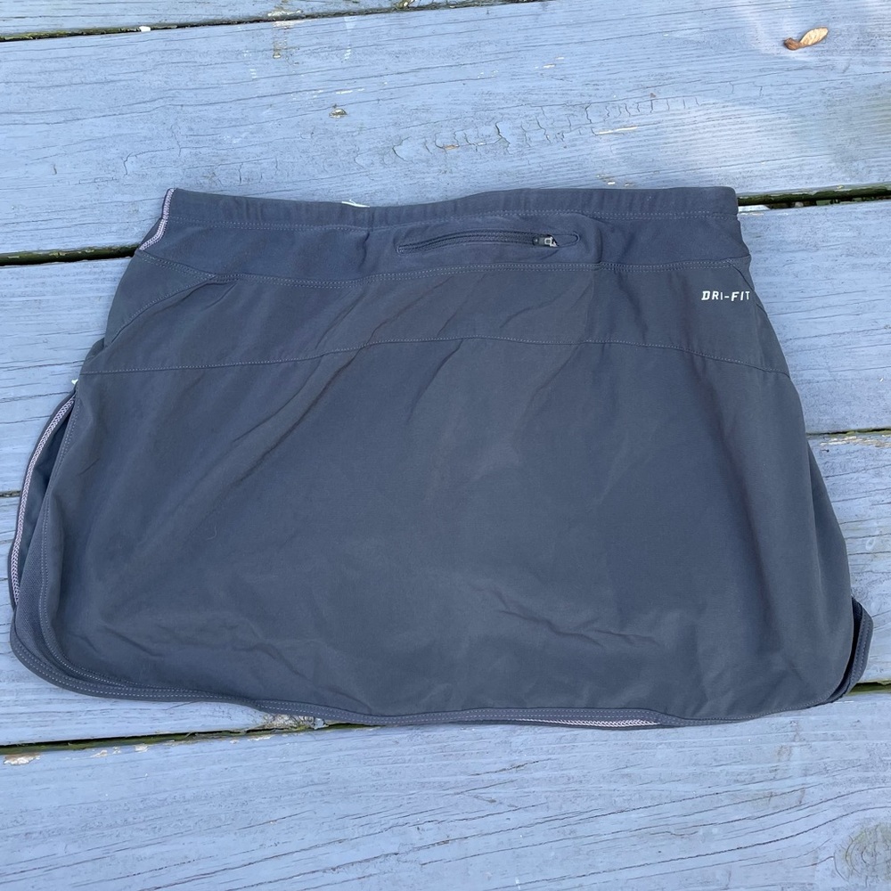 WM - Grey Adidas Running Skirt / Tennis Skirt - Picture 5 of 5